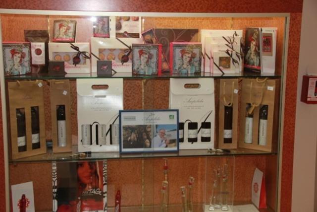 Hotel Logis De France Restaurant Le Lucullus Montmorillon